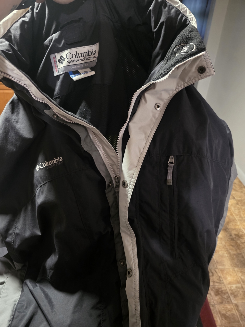 Columbia Men's Black and Light Gray Ski Shell Jacket